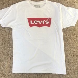 Classic Levi’s t-shirt
